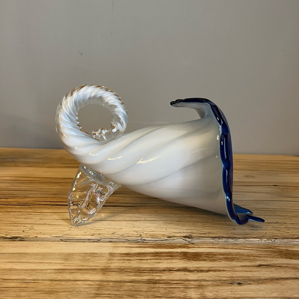 Murano Archimede Seguso White And Blue Glass Cornucopia Shell